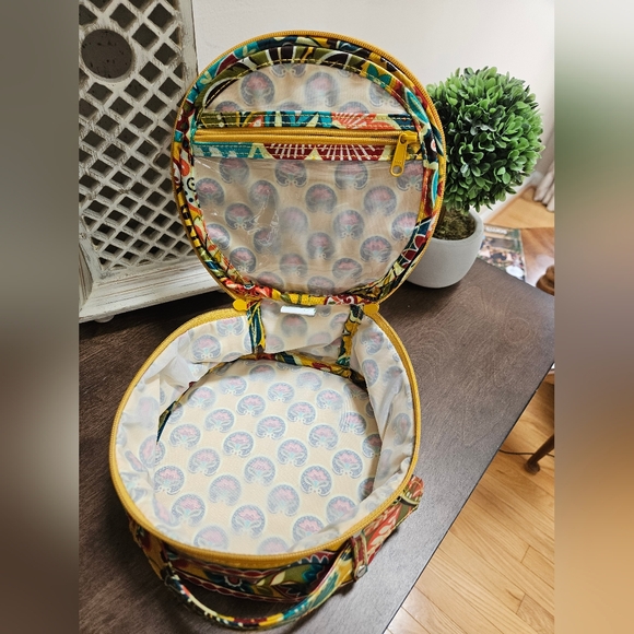 Vera Bradley PROVENCAL FLORAL Hatbox Round Cosmetic Travel Makeup Tote Bag Vinyl - Picture 7 of 12